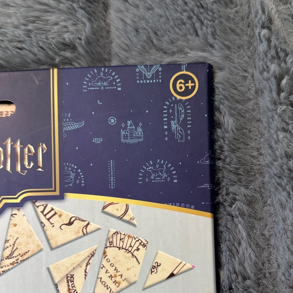 Harry Potter Marauder's Map Magnetic Puzzle - Picture 3 of 5